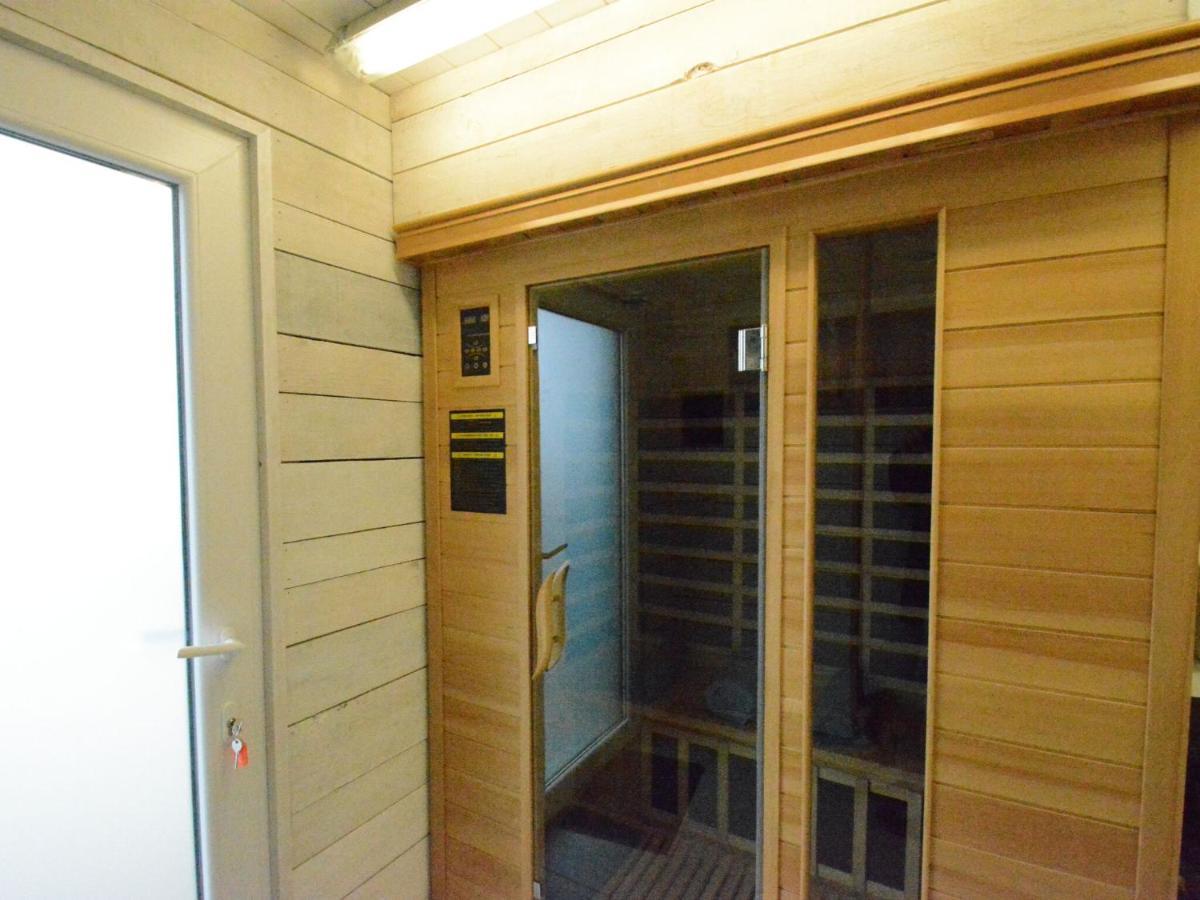 Quaint Cottage In Mont Near High Fens Nature Park مالميدي المظهر الخارجي الصورة